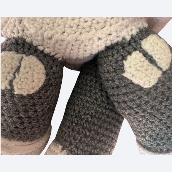 Handmade crochet AT-AT-inspired walker‎ robot plush white/charcoal – OS - Picture 6 of 9